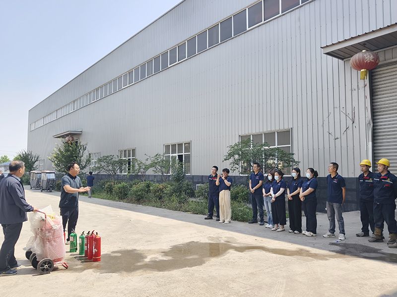 萬(wàn)川環(huán)保集團(tuán)夏季消防演練：筑牢安全防線(xiàn)，守護(hù)綠色家園